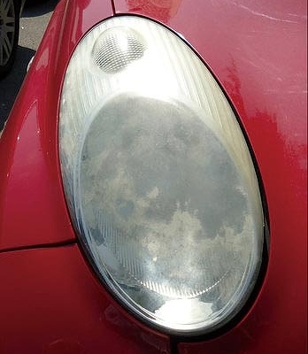 ヘッドライト曇り 黄ばみ ポルシェ 神戸市灘区 神戸市の車内装修理専門トータルリペア猫の手