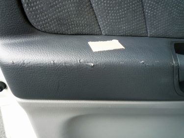 内張り引っかけ傷 | 高級外車 |神戸市西区