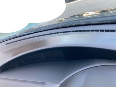 ダッシュボードのベタツキ | マツダ アクセラ | 神戸市北区