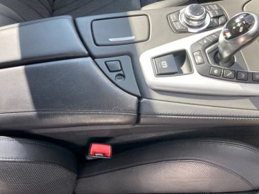 センターコンソール部リペア | BMW M5 | 神戸市灘区