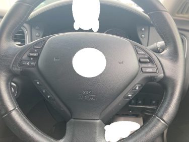 ステアリング樹脂部擦れ | 日産・スカイライン | 神戸市西区