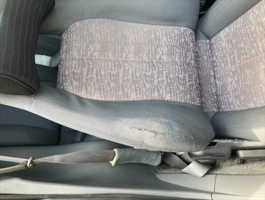 【旧車】運転席モケットシート破れ | トヨタ・セラ | 伊丹市
