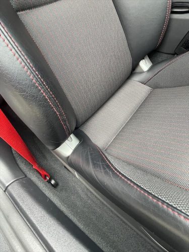 運転席シートのシワリペア | ポルシェ911カレラ | 芦屋市