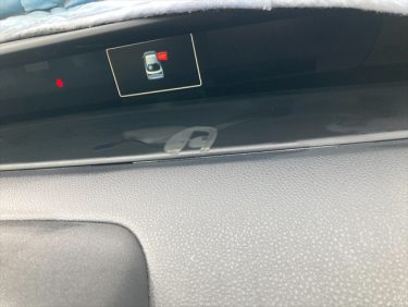 ダッシュボード接着剤跡 | トヨタ・プリウス | 兵庫県神戸市灘区