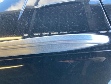 ルーフメッキモール磨き・腐食 | キャデラック・エスカレード | 兵庫県神戸市西区