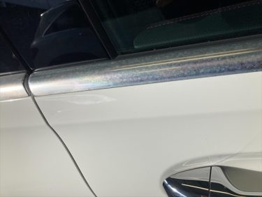 ドアメッキモールの腐食・磨き | メルセデスベンツB200d | 兵庫県神戸市灘区