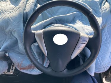 ステアリングの擦れ・剥げ | 日産・セレナ | 兵庫県神戸市灘区