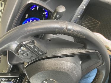 ハンドルのえぐれ傷 | トヨタ・カローラクロス | 兵庫県神戸市垂水区