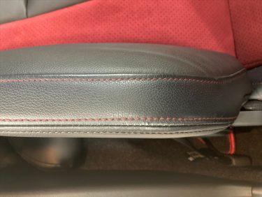 運転席シートの擦れリペア | 日産GT-R | 兵庫県洲本市